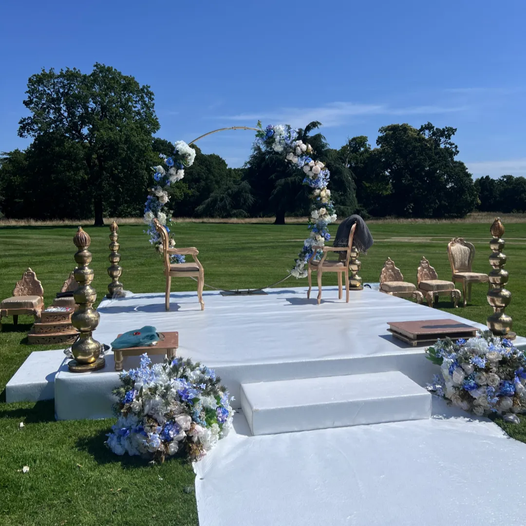 the wedding alter in the sun