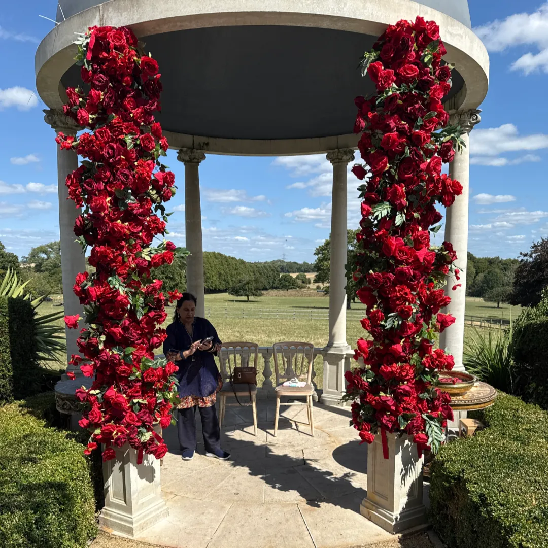 roses at the outdoor wedding alter
